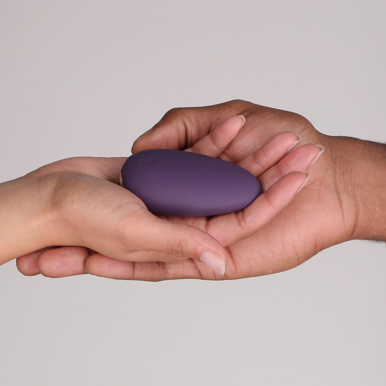 Je Joue Mimi Soft Vibrador Clitoriano Premiado